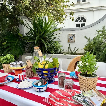 Michela, 2br, 2bt, Patio, Newly Renovated Hébergement de vacances *